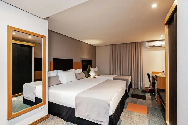 غرفة عائلية ثلاثية بسرير مزدوج وسرير فردي، Slaviero Hotel Curitiba Batel 8/10