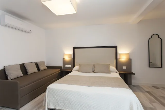 غرفة كومفورت رباعية بسرير كوين وسرير بطابقين، Hotel Greif 3/6