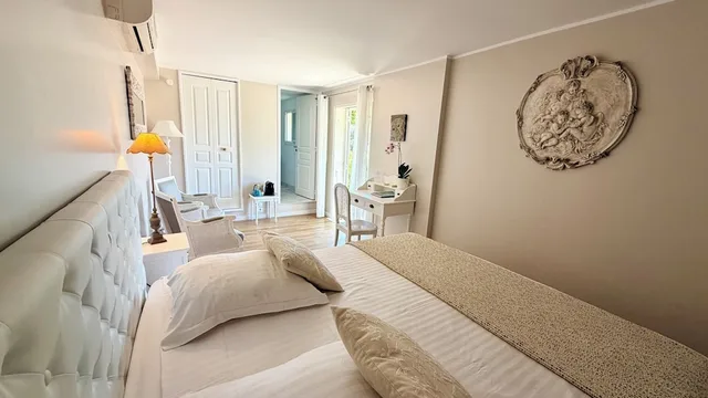 Jasmin, Luxury, King Bed، Villa Kilauea B&B 3/6