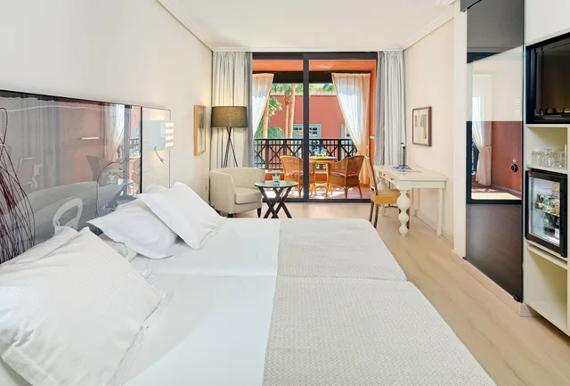 غرفة قياسية بسريرين منفصلين، H10 Costa Adeje Palace 2/10