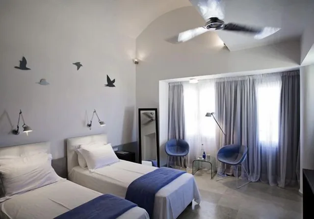East, Triple, 1 King and 1 Single Beds, Garden View، Majestic 1/8
