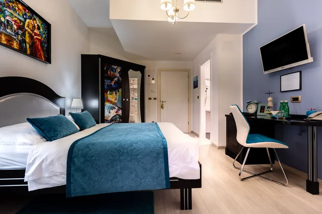 غرفة بسرير مزدوج بإطلالة على البحر بشرفة، Heritage Hotel Forza 10/10