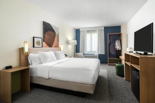 استوديو بسرير كينج، Spark by Hilton Cedar City 2/3
