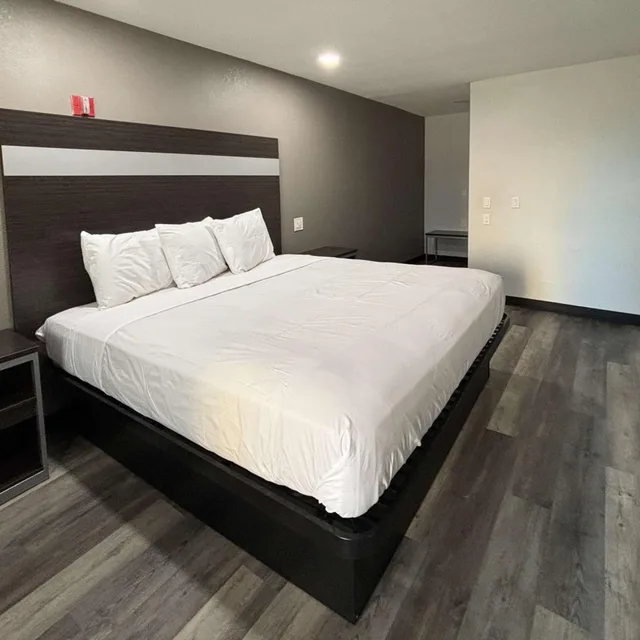 غرفة بسرير كينج، Motel6 La Porte, TX 1/7