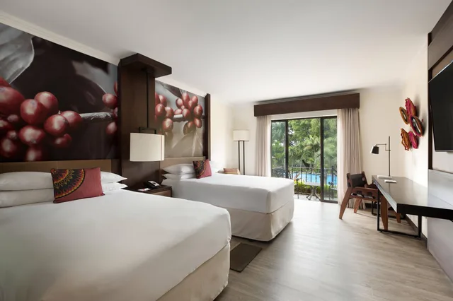 room, 2 double beds, pool access، Costa Rica Marriott Hotel Hacienda Belen 5/10