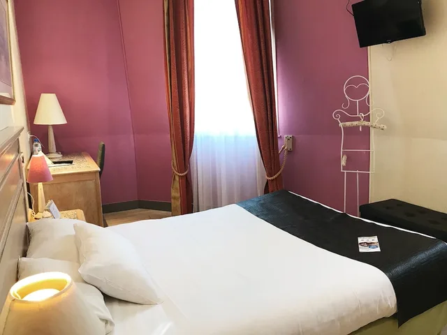 غرفة قياسية بسرير مزدوج، Brit Hotel Aux Sacres - Reims Centre 1/7