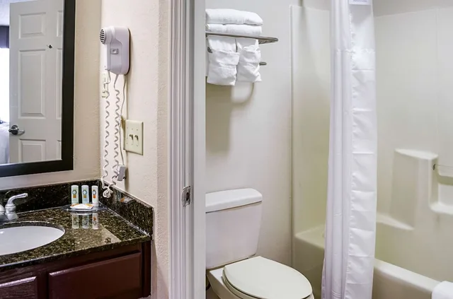 غرفة قياسية بسريرين مزدوجين للمدخنين، Quality Inn Vicksburg 10/10