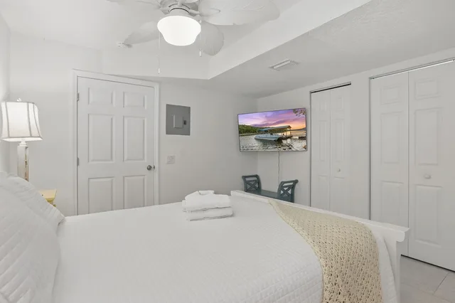 Five, Deluxe, Cottage, Queen Bed، Coco Sands Beachside Cottages 3/5