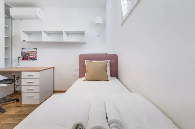شقة بسريرين منفصلين وسرير كوين مع أريكة، Bells & Whistles, Comfortable Condo 5/9