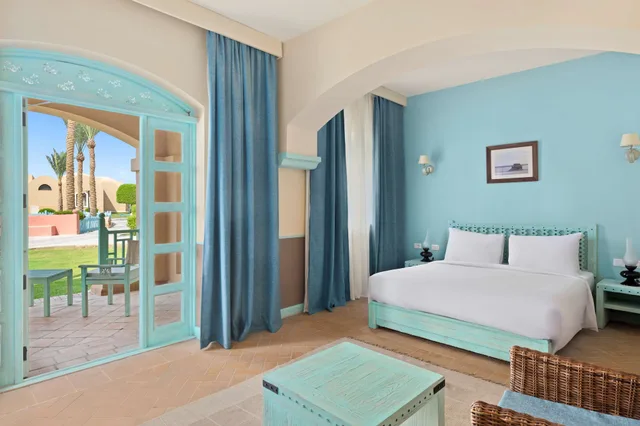 غرفة قياسية بسرير كوين بشرفة، Swissotel Resort El Quseir 1/4