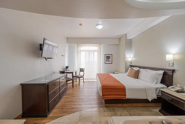 Room, Queen Bed, Hot Tub, HG HOTEL 7/10