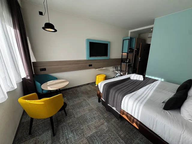 غرفة تنفيذية بسرير كوين، HOTEL CASTEAU RESORT MONS 6/10