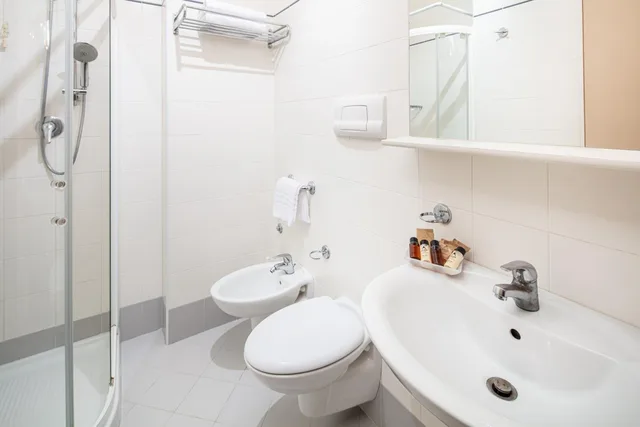 Standard, Triple, Side Sea View، Astor Hotel 2/4