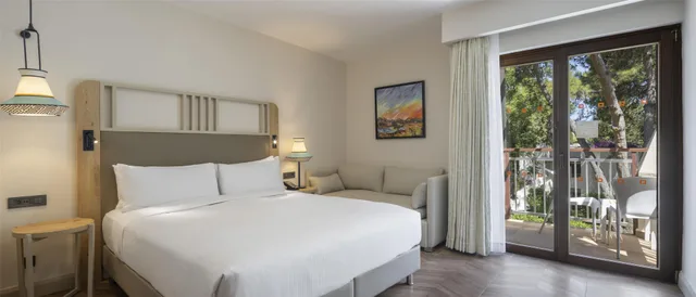 غرفة بسرير مزدوج، DoubleTree by Hilton Bodrum Isil Club Resort 4/10