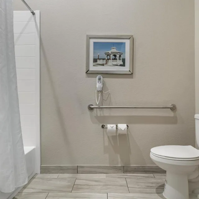 غرفة بسريرين كوين بحوض استحمام لذوي الإعاقة، Executive Residency By Best Western Corpus Christi 4/6