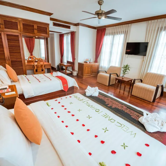 Family Suite, Royal Crown Hotel & Spa 5/7