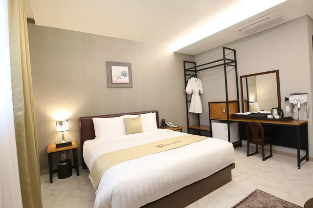 غرفة ديلوكس بسرير مزدوج، REST HOTEL 1/4