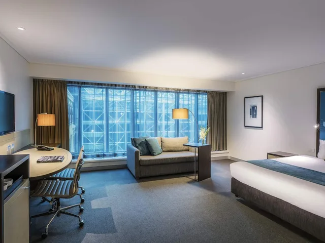 family suite, multiple beds، Novotel Melbourne on Collins 4/6
