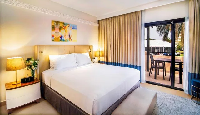 Premium, Balcony, Radisson Blu Hotel & Resort Al Ain 5/8