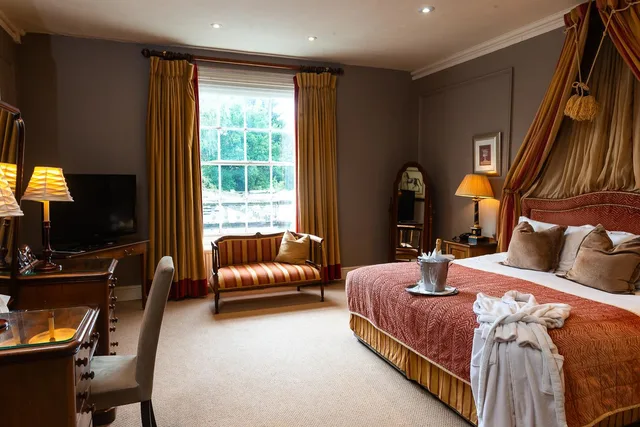 Deluxe, King Bed, Rowton Hall Country House Hotel And Spa 2/4