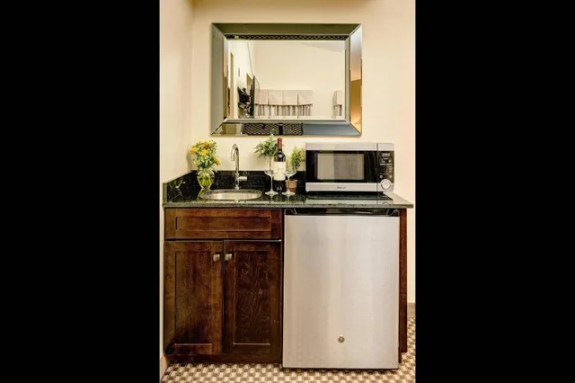 جناح سوبيريور، The Garrison Hotel & Suites Dover-Durham, Ascend Hotel Collection 5/5