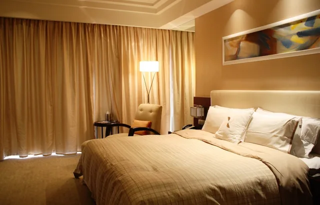 غرفة بسرير كينج بإطلالة على المدينة، Four Points By Sheraton Hangzhou 3/10