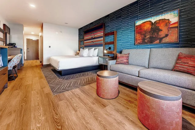 River, Suite, King Bed, Bunk Bed, Sofa, Accessible، OKANA Resort & Indoor Waterpark 6/8