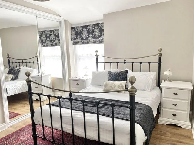 غرفة ديلوكس بسرير مزدوج، Devon House Guest House 2/2