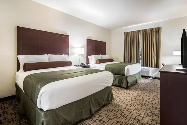 Studio, Multiple Beds، Cobblestone Hotel and Suites Victor 1/1