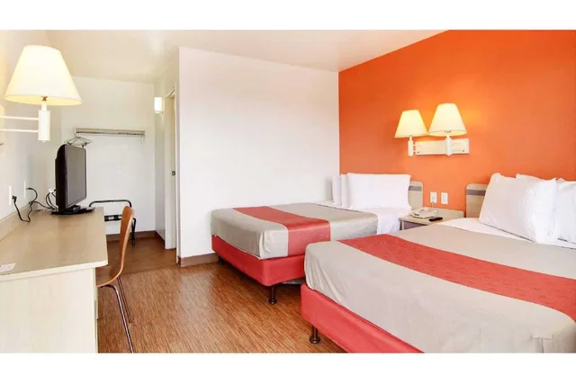 Room, 2 Queen Beds, Motel6 Fort Stockton, TX 2/5