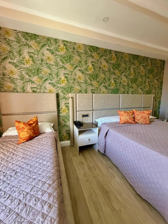 Room, Twin Beds, Hotel Daytona 2/6