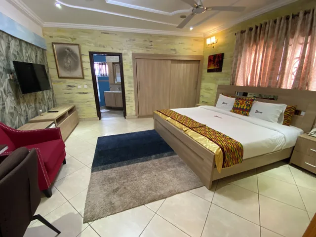 غرفة بريميير بسرير كينج بإطلالة على المسبح بحمام خاص، Bays Luxury Lodge 6/10