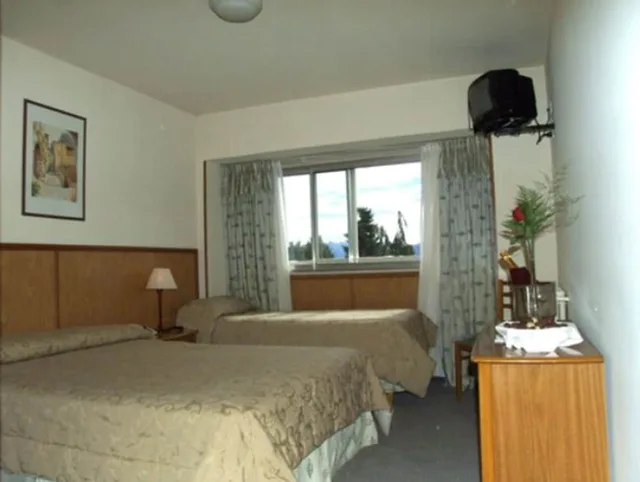 غرفة ثلاثية بثلاثة أسرّة، Hotel Internacional Bariloche 3/3