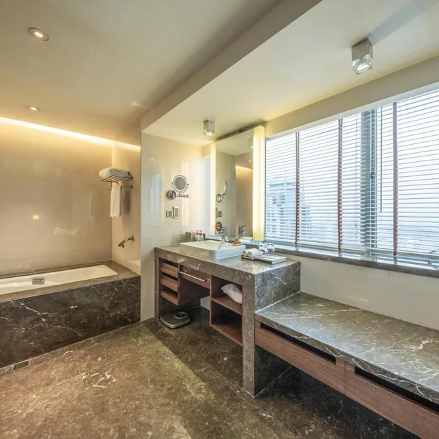 غرفة بريميوم بسرير فردي بإطلالة على المدينة، Crowne Plaza City Centre 9/9