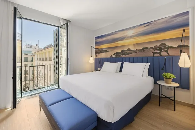 غرفة بسريرين منفصلين بإطلالة على المدينة بشرفة، Eurostars Mediterranea Plaza 2/6