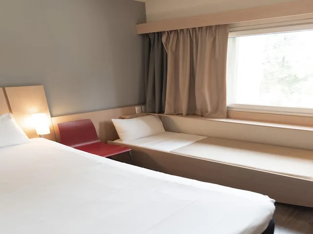 غرفة قياسية بسرير مزدوج وسرير فردي، Ibis Pilar 3/6