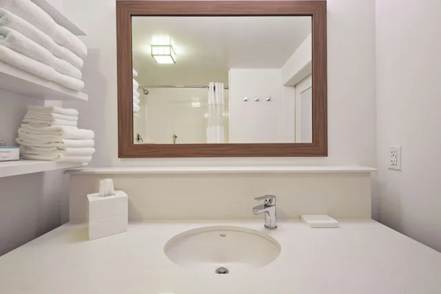 غرفة بسرير كينج لذوي الإعاقة، Hampton Inn & Suites North Huntingdon-Irwin 4/5