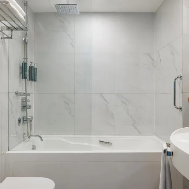 غرفة ركنية بسرير كينج بإطلالة على البحر، Doubletree By Hilton Hotel Istanbul - Moda 8/9