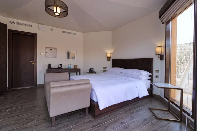 خيمة بسرير كينج بغرفة نوم واحدة بمسبح خاص، Al Badayer Sharjah Resort 1/1