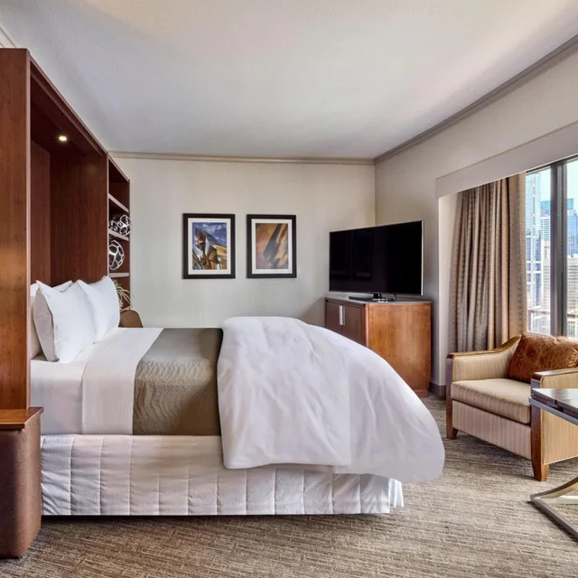 Guest Room, Premium, Queen Bed, Partial Water View، WESTIN - SEATTLE 1/7