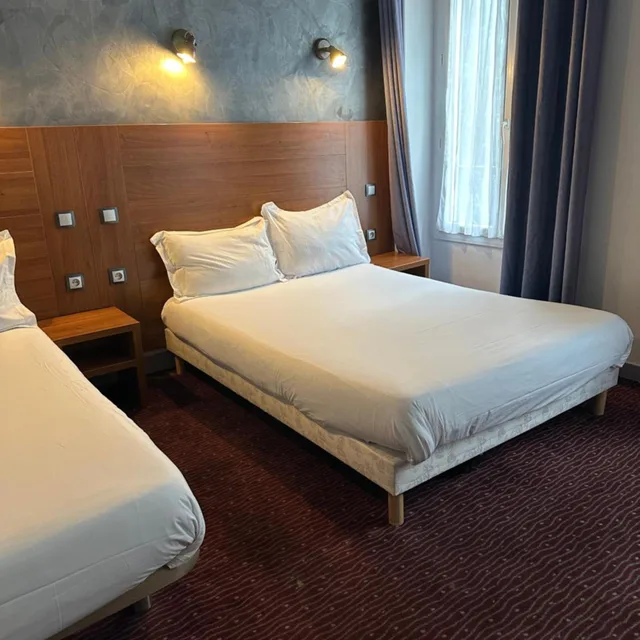 غرفة رباعية بسرير مزدوج، Hotel Paris Bruxelles 9/9