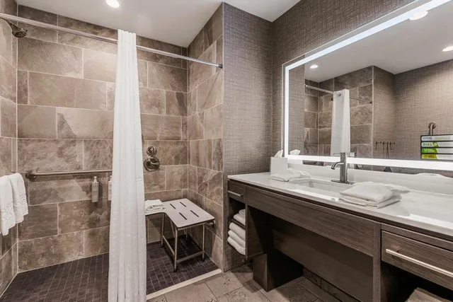 جناح استوديو بسريرين كوين بحوض استحمام لذوي الإعاقة، Home2 Suites by Hilton Cookeville 3/7