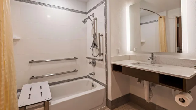 جناح بسرير كينج لذوي الإعاقة، Best Western Galt Inn 4/4