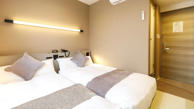 غرفة يابانية غربية أساسية بسريرين منفصلين في الملحق، HOTEL Third Place Hakata 2/3