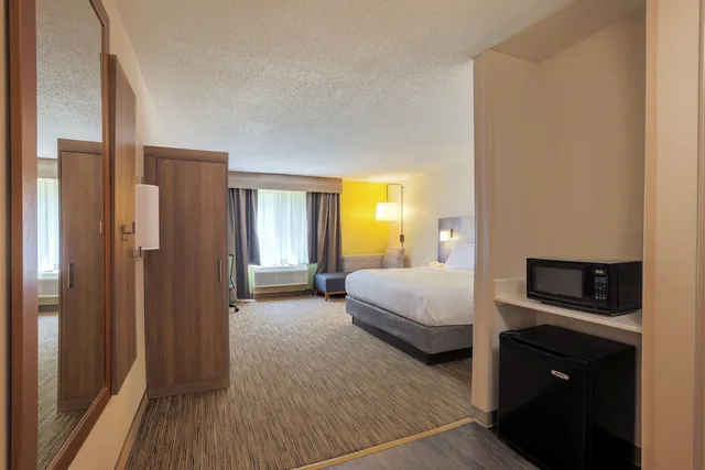 غرفة قياسية بسرير كينج، Holiday Inn Express Hotel Suites Raleigh North Wake Forest 8/10