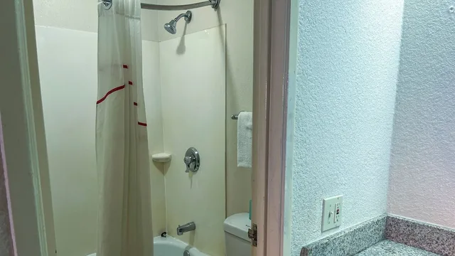 Deluxe, King Bed, Motel 6 Atlanta Smyrna / Ballpark 10/10