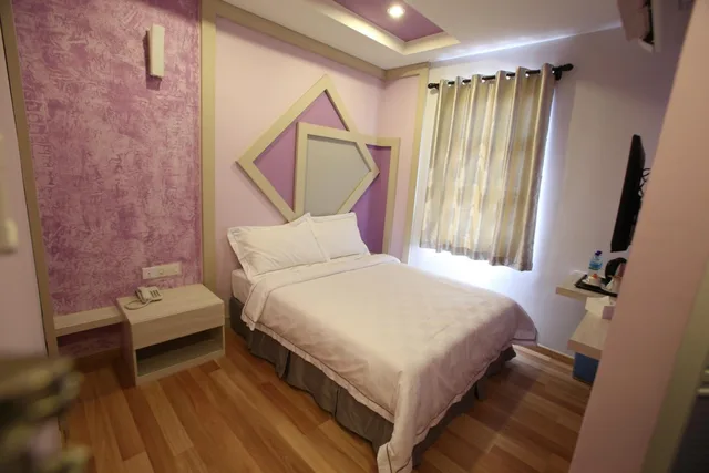 غرفة ديلوكس بسرير مزدوج، Sunshine Inn Plus 4/5