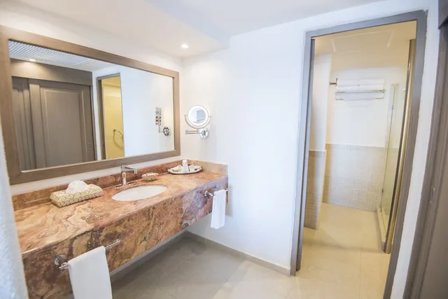 غرفة بسرير كينج، Sunscape Cancun - All-Inclusive Resort 2/2