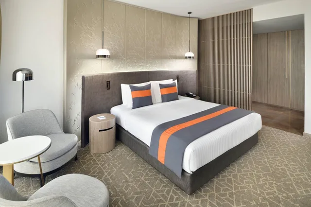 جناح تنفيذي بسرير كينج، Courtyard By Marriott Al Barsha Dubai 4/9