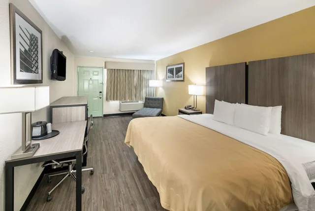 Standard, King Bed, Quality Inn Fort Stockton TX 1/8